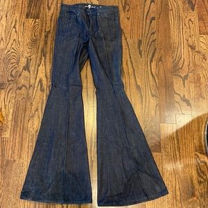 Perfect condition 7 for all mankind bellbottoms